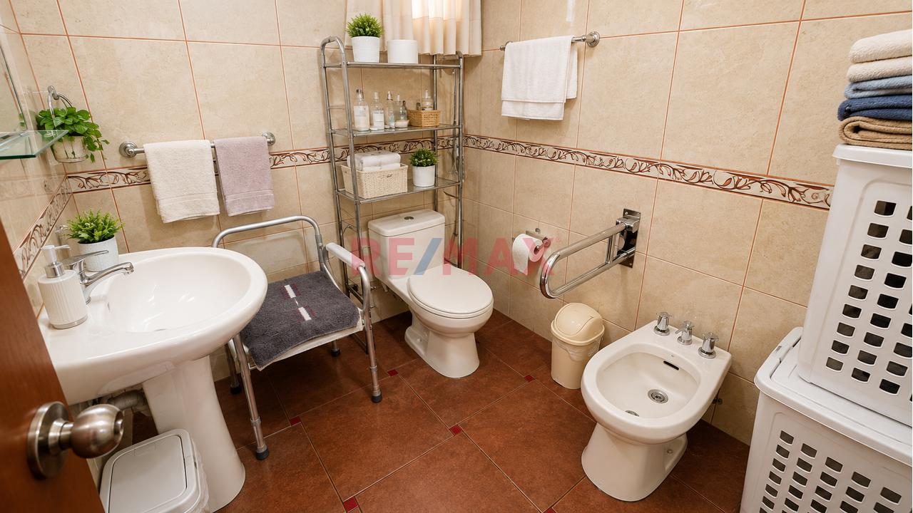 Gran Oportunidad: Se Vende Casa En La Molina Super Amplia De 4 Habitaciones Y Un Mini Departamento - 5