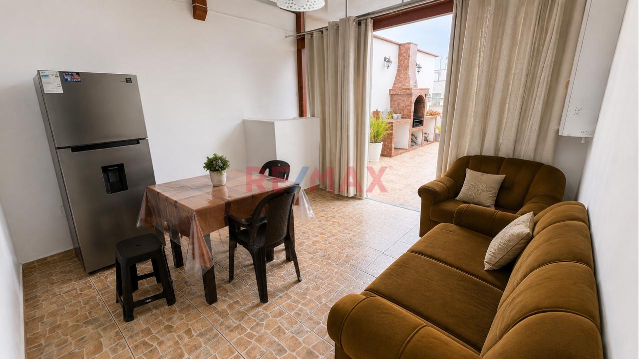 Gran Oportunidad: Se Vende Casa En La Molina Super Amplia De 4 Habitaciones Y Un Mini Departamento - 2