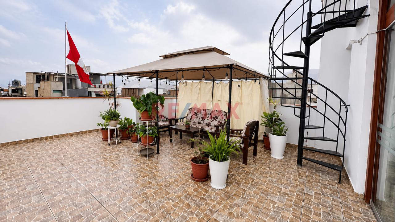 Gran Oportunidad: Se Vende Casa En La Molina Super Amplia De 4 Habitaciones Y Un Mini Departamento - 9