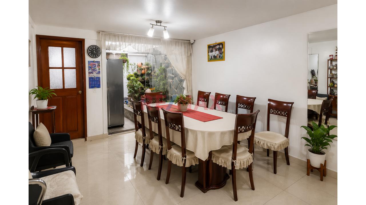 Gran Oportunidad: Se Vende Casa En La Molina Super Amplia De 4 Habitaciones Y Un Mini Departamento - 11