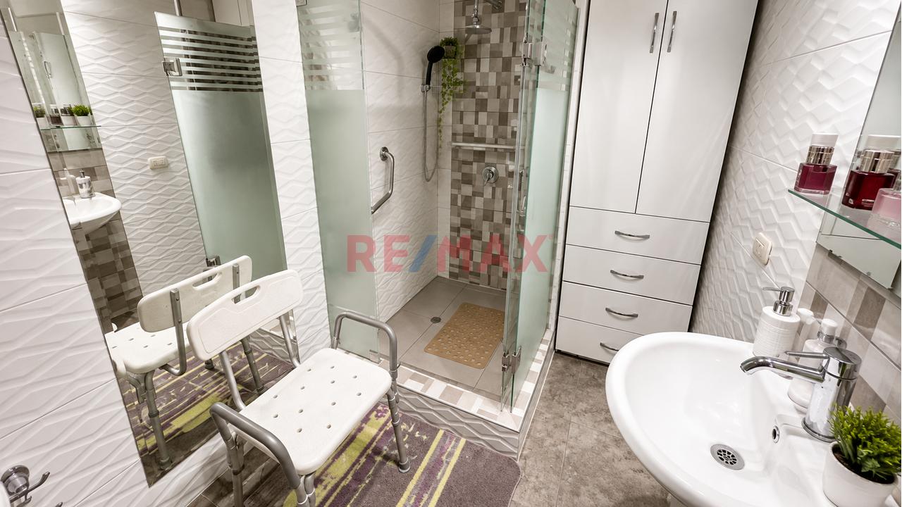 Gran Oportunidad: Se Vende Casa En La Molina Super Amplia De 4 Habitaciones Y Un Mini Departamento - 7