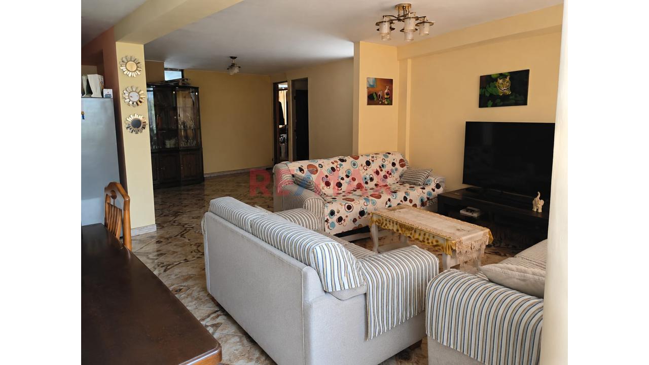 Casa De 3 Pisos En Portada Del Sol- La Molina | 312.84 M2 Construidos | Gran Potencial De Inversión — foto 2