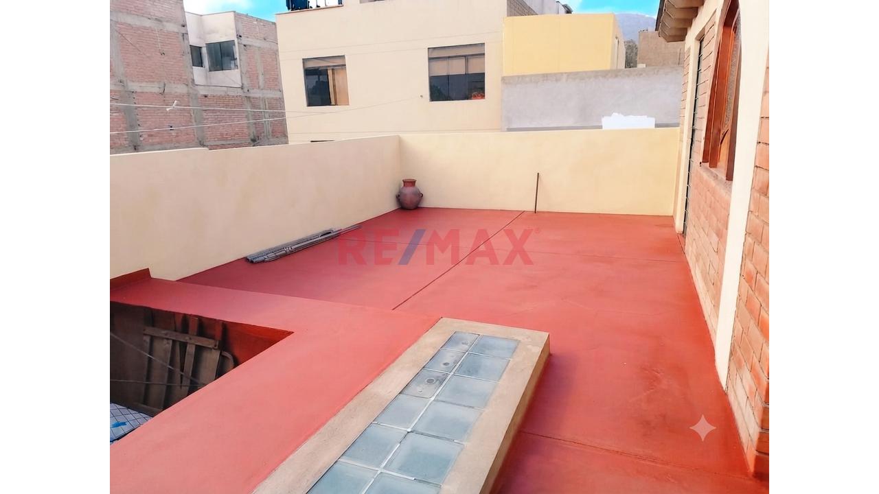 Vendo Amplia Casa En Urb. Mayorazgo - Ate, Límite Con La Molina - 19