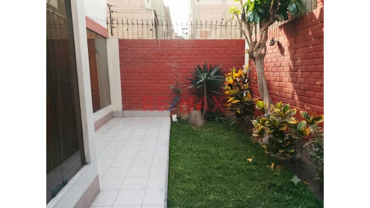 Vendo Amplia Casa En Urb. Mayorazgo - Ate, Límite Con La Molina — foto 13