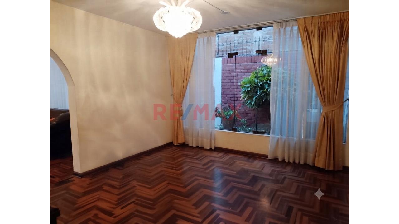 Vendo Amplia Casa En Urb. Mayorazgo - Ate, Límite Con La Molina — foto 12