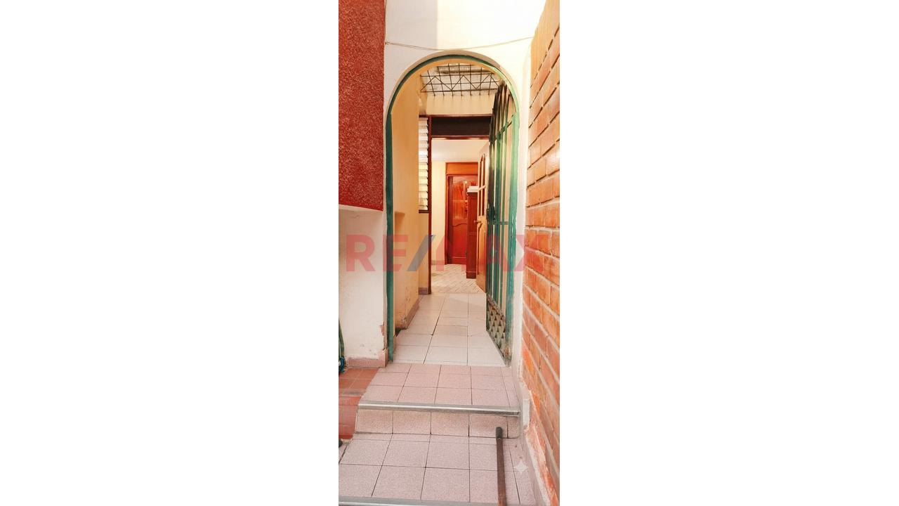 Vendo Amplia Casa En Urb. Mayorazgo - Ate, Límite Con La Molina — foto 4