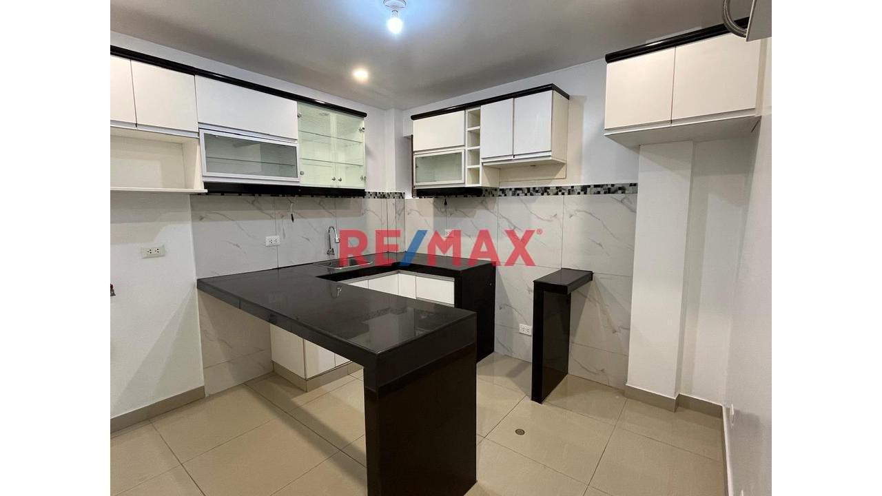 🏡 ¡Tu Nuevo Hogar En Surco Te Espera!📍Ubicado En Una Zona Estratégica De Surco Límite Con Chorrillos, A Unos Minutos De La Universidad Autónoma Y Mall Del Sur.
