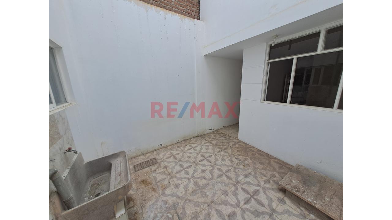 Casa En Venta Cerca Universidad Nacional Lambayeque - 8