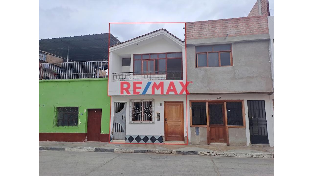 Casa En Venta Cerca Universidad Nacional Lambayeque