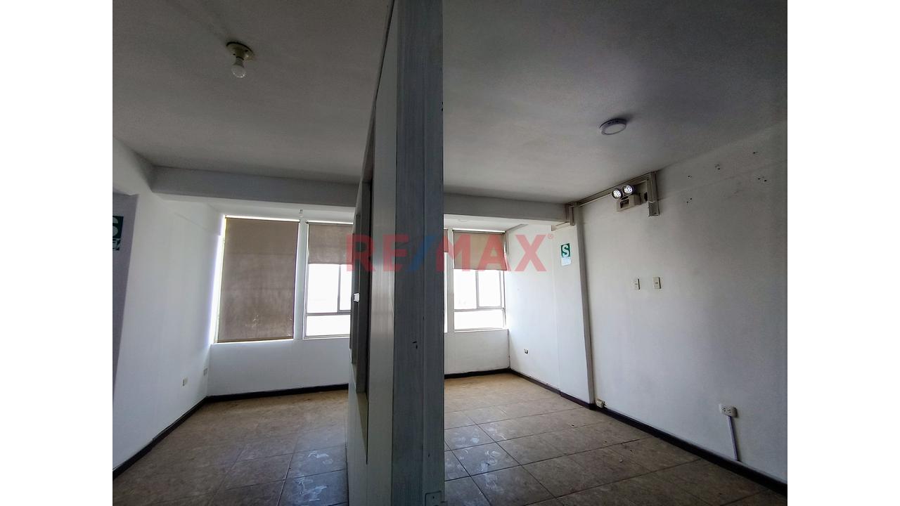 🏢 Oficina En Alquiler En Plaza Fuerte – Piura - 6