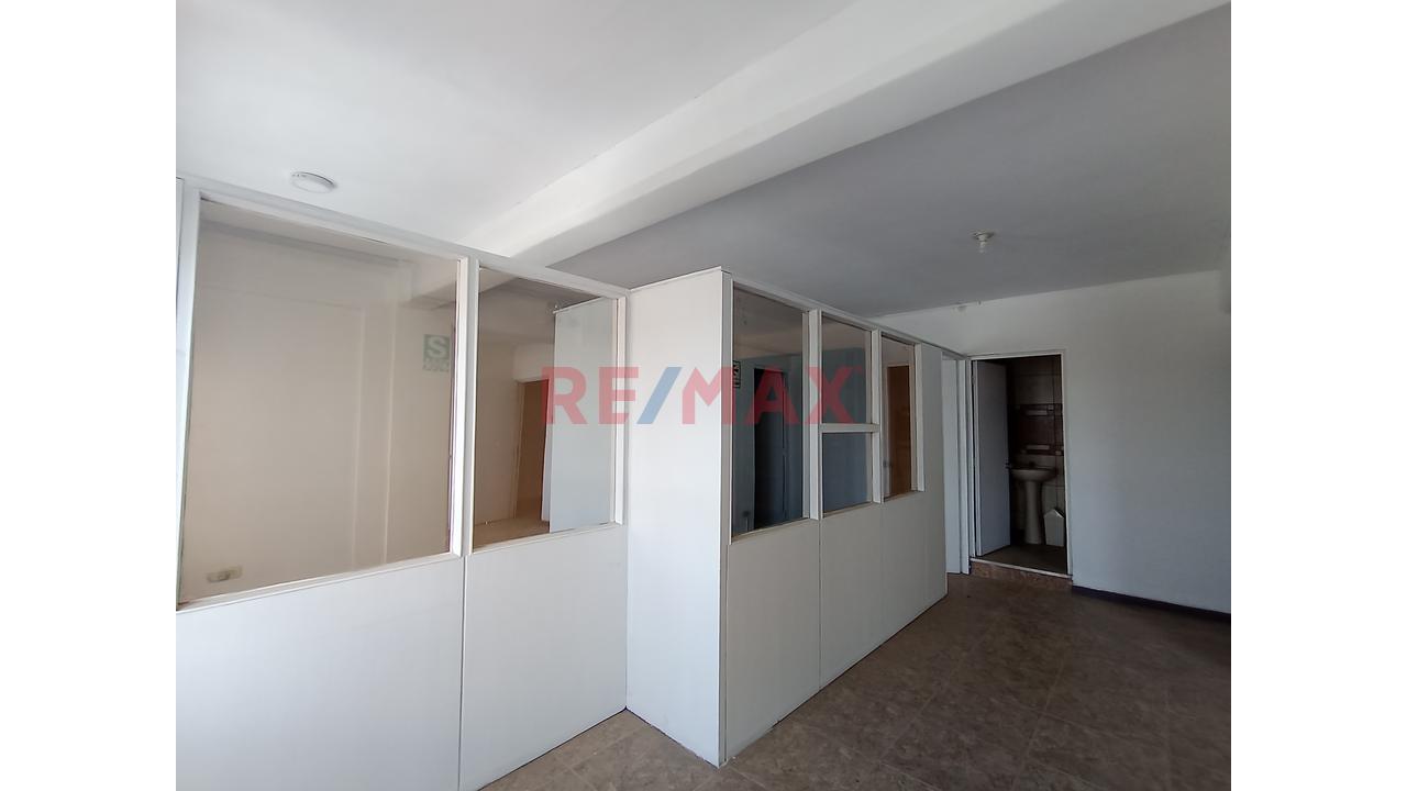 🏢 Oficina En Alquiler En Plaza Fuerte – Piura - 4