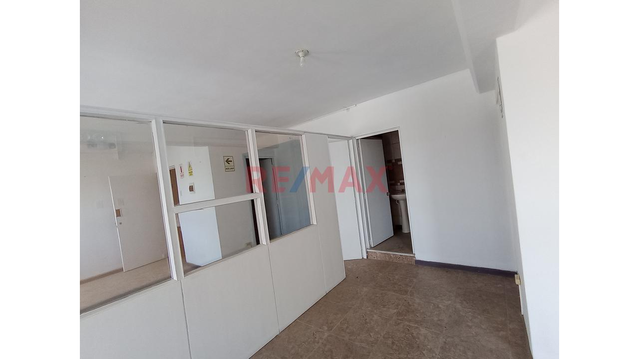 🏢 Oficina En Alquiler En Plaza Fuerte – Piura - 3