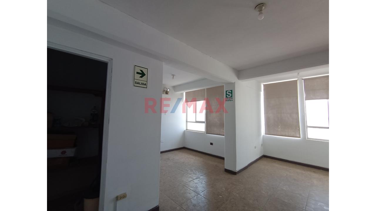 🏢 Oficina En Alquiler En Plaza Fuerte – Piura - 7