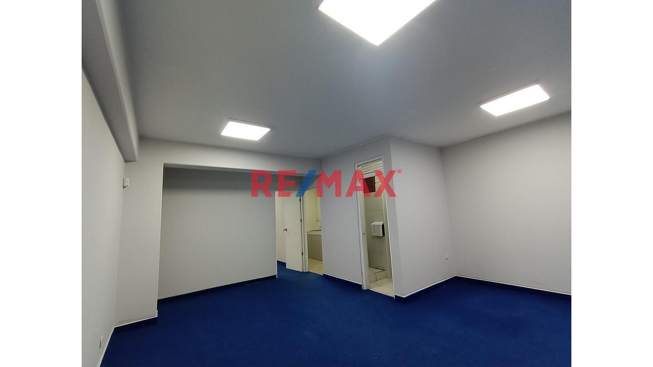 Oficina / Local En Alquiler En Centro Empresarial –🏢 Oficina 203 - Piura 60 M2 - 1