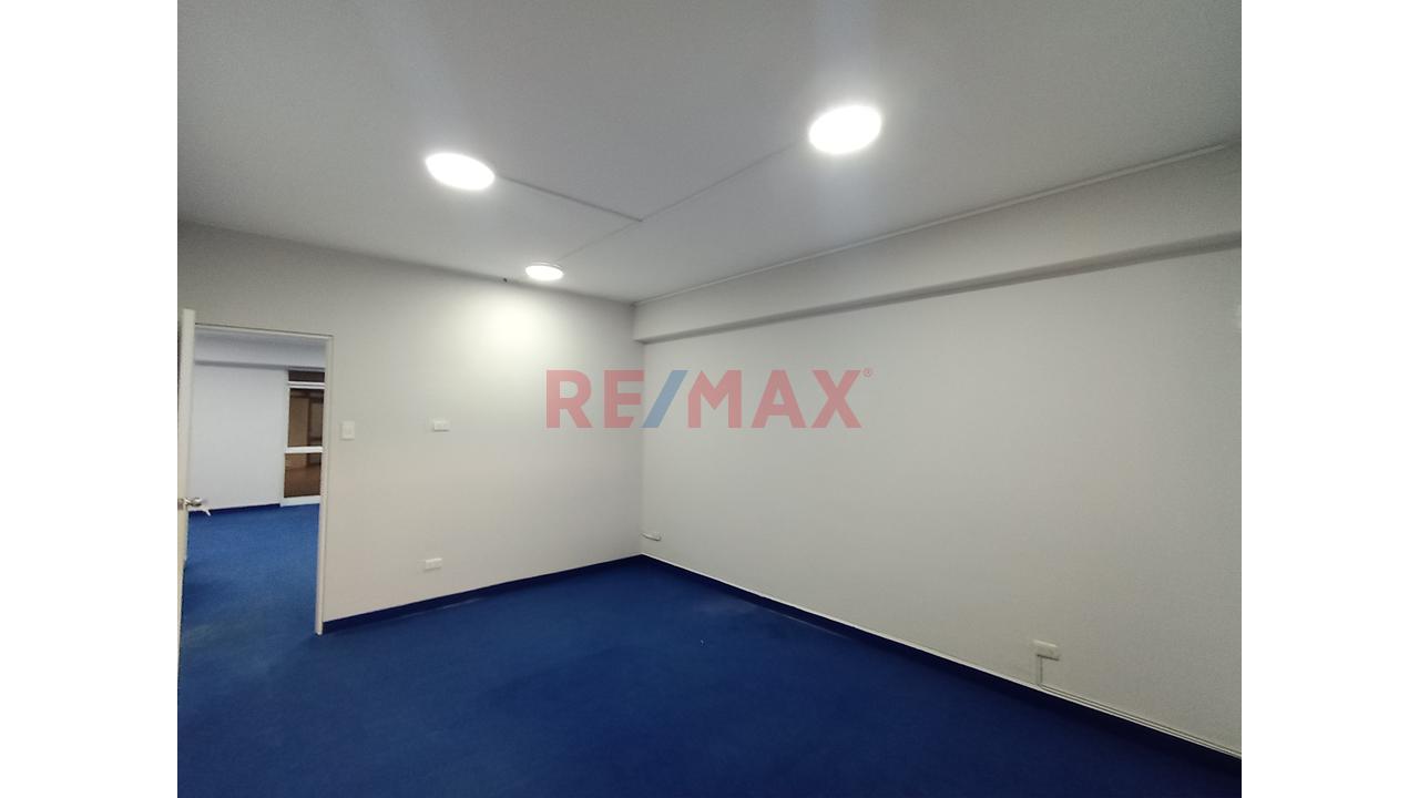 Oficina / Local En Alquiler En Centro Empresarial –🏢 Oficina 203 - Piura 60 M2 - 2