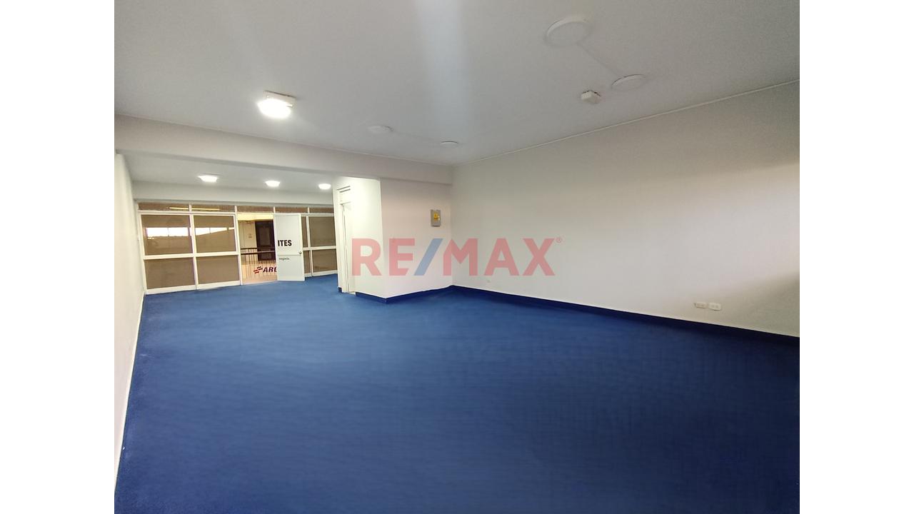 Oficina / Local En Alquiler En Centro Empresarial –🏢 Oficina 202 - Piura 60 M2 - 1