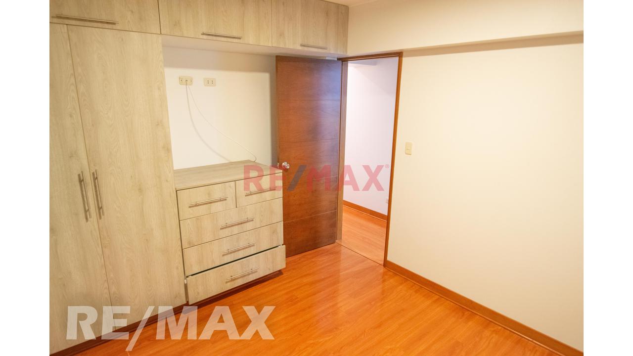Exclusivo Departamento Limite Con Urbanización Aurora, Urb. Barrio Medico, Surquillo — foto 7