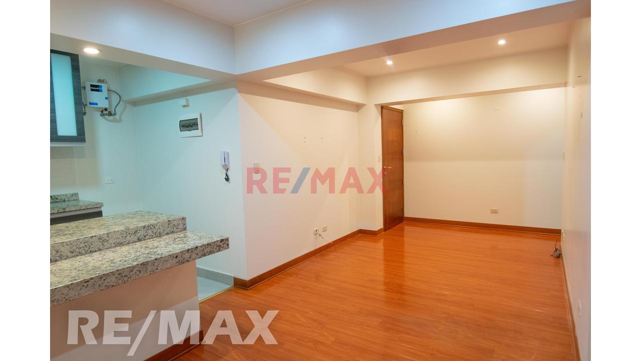 Exclusivo Departamento Limite Con Urbanización Aurora, Urb. Barrio Medico, Surquillo