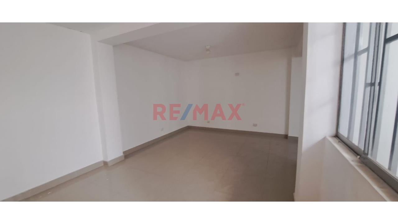 Venta Dpto En Estreno-Los Olivos  3Er Piso Vista Interna — foto 2