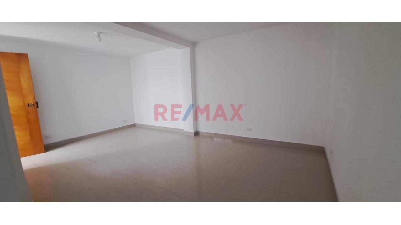 Venta Dpto En Estreno-Los Olivos  3Er Piso Vista Interna — foto 4
