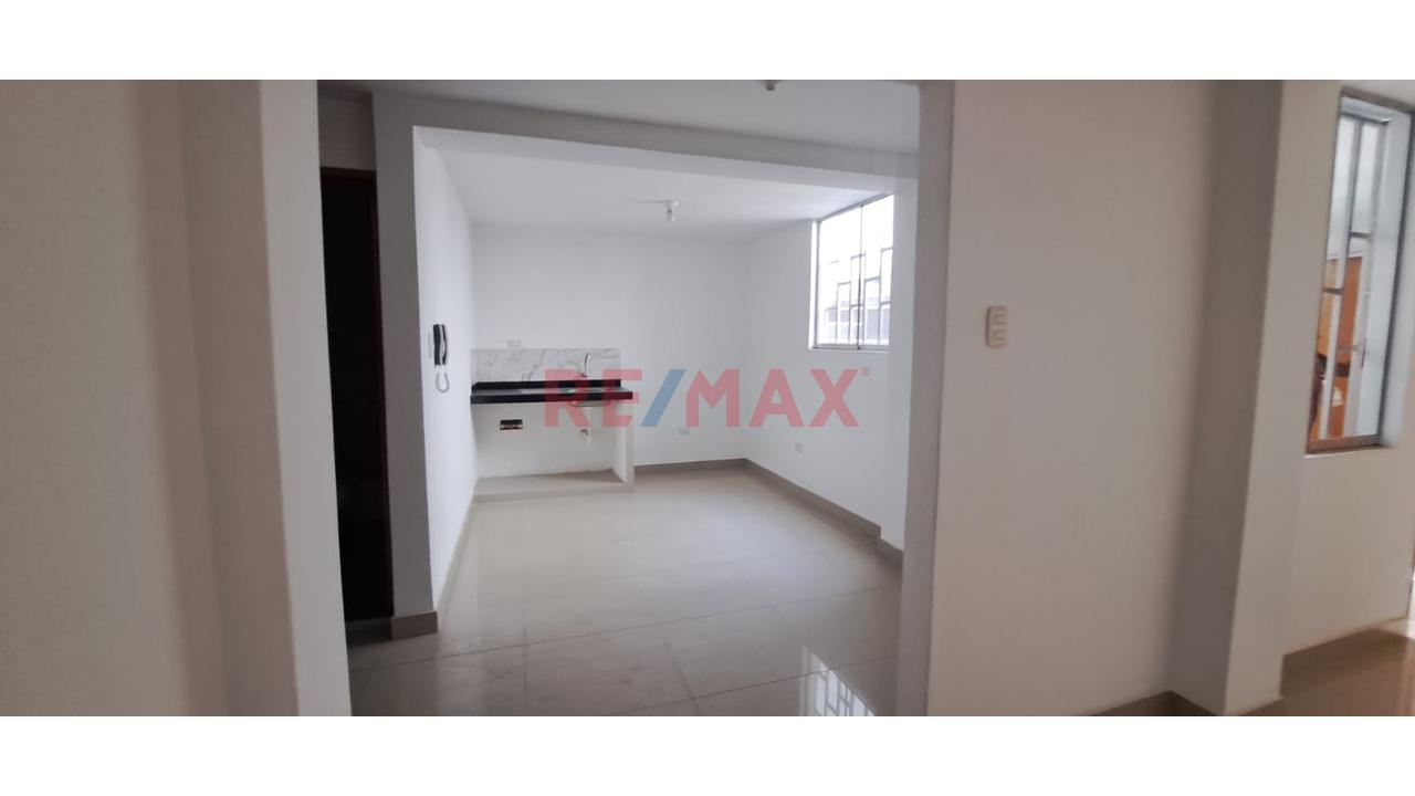 Venta Dpto En Estreno-Los Olivos  3Er Piso Vista Interna — foto 5