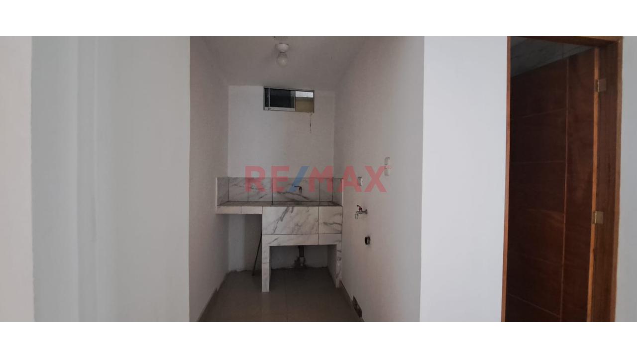 Venta Dpto En Estreno-Los Olivos  3Er Piso Vista Interna — foto 3