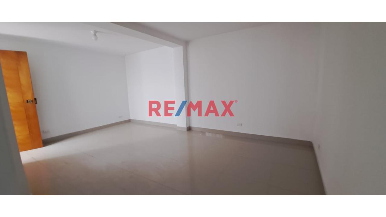 Venta Dpto En Estreno-Los Olivos 3Er Piso Vista Interna