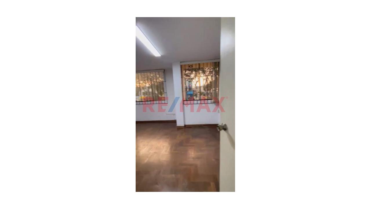 🏥 ¡Alquiler De Oficina Ideal Para Consultorios - Oficinas En La Molina! - 1