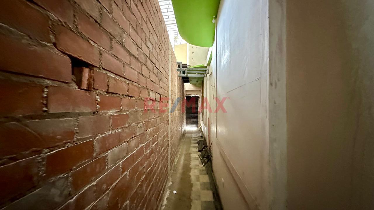 Se Vende Casa Frente Al Paradero De Los Pueblos En Av Leguia — foto 4