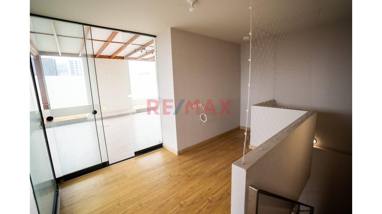 Vendo Exclusivo Dúplex De 225 M² En San Isidro: Doble Cochera Y Azotea — foto 3
