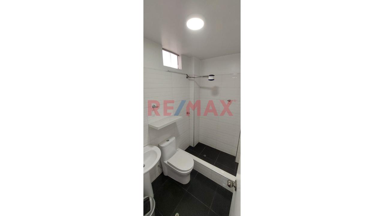 Oportunidad De Inversion Venta De Edificio Con Finos Acabados, En Calle Liberacion Cerca Al Colegio Fé Y Alegria- En Canto Grande ,Paradero #7 De Av. Canto Grande - 16