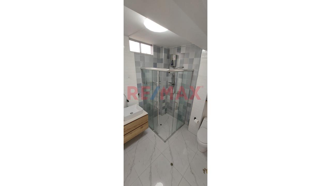 Oportunidad De Inversion Venta De Edificio Con Finos Acabados, En Calle Liberacion Cerca Al Colegio Fé Y Alegria- En Canto Grande ,Paradero #7 De Av. Canto Grande — foto 13
