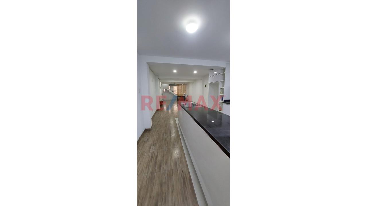 Oportunidad De Inversion Venta De Edificio Con Finos Acabados, En Calle Liberacion Cerca Al Colegio Fé Y Alegria- En Canto Grande ,Paradero #7 De Av. Canto Grande — foto 12