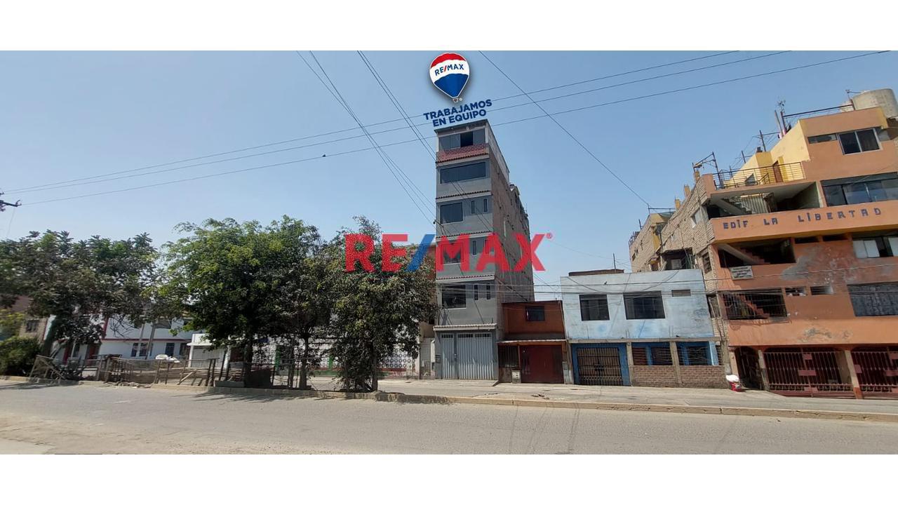 Oportunidad De Inversion Venta De Edificio Con Finos Acabados, En Calle Liberacion Cerca Al Colegio Fé Y Alegria- En Canto Grande ,Paradero #7 De Av. Canto Grande