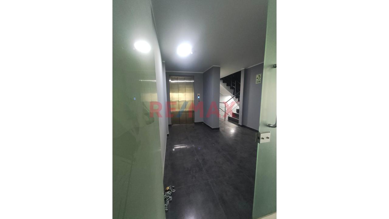 Vendo Local En Esquina Doble Frontis **Calle Union En Plaza De Armas Comas - Al Costado De La Muni De Comas - 9