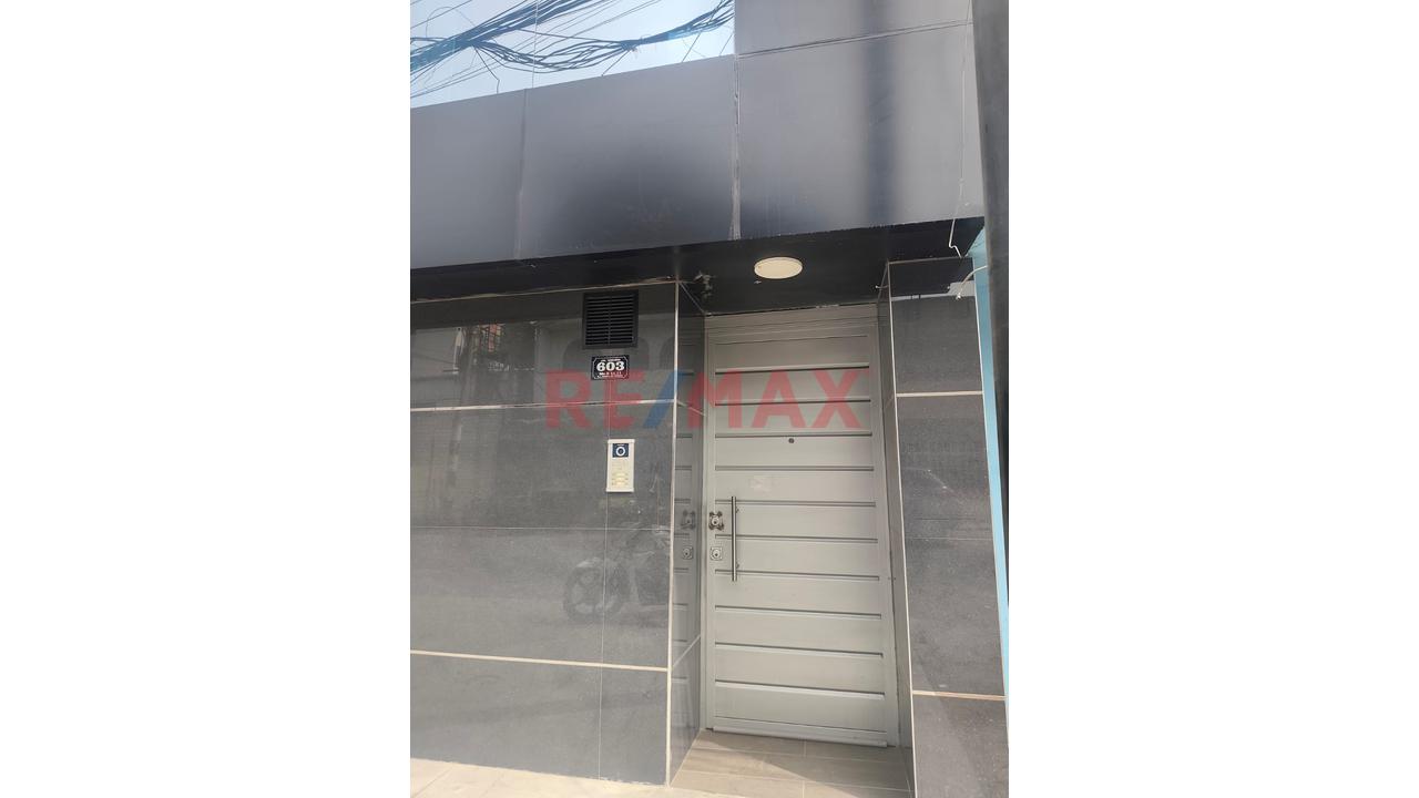 Vendo Local En Esquina Doble Frontis **Calle Union En Plaza De Armas Comas - Al Costado De La Muni De Comas - 5