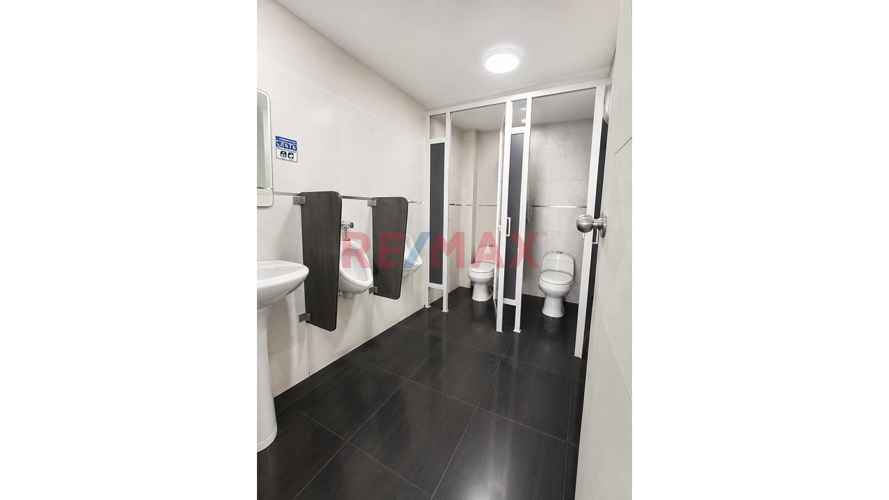 Vendo Local En Esquina Doble Frontis **Calle Union En Plaza De Armas Comas - Al Costado De La Muni De Comas - 12