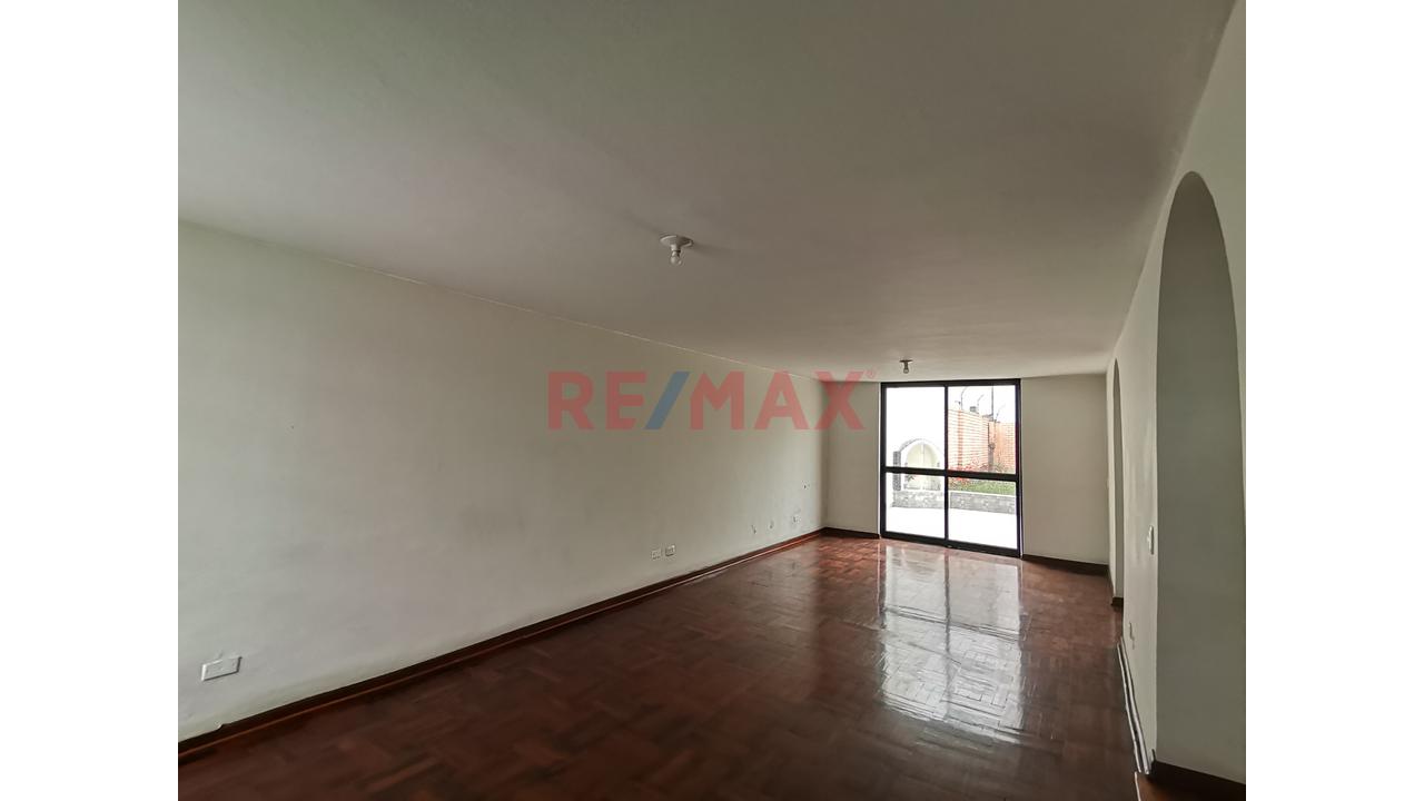 Alquiler Casa Para Uso De Oficina En Av. Cristobal De Peralta - Urb Valle Hermoso Surco - 21