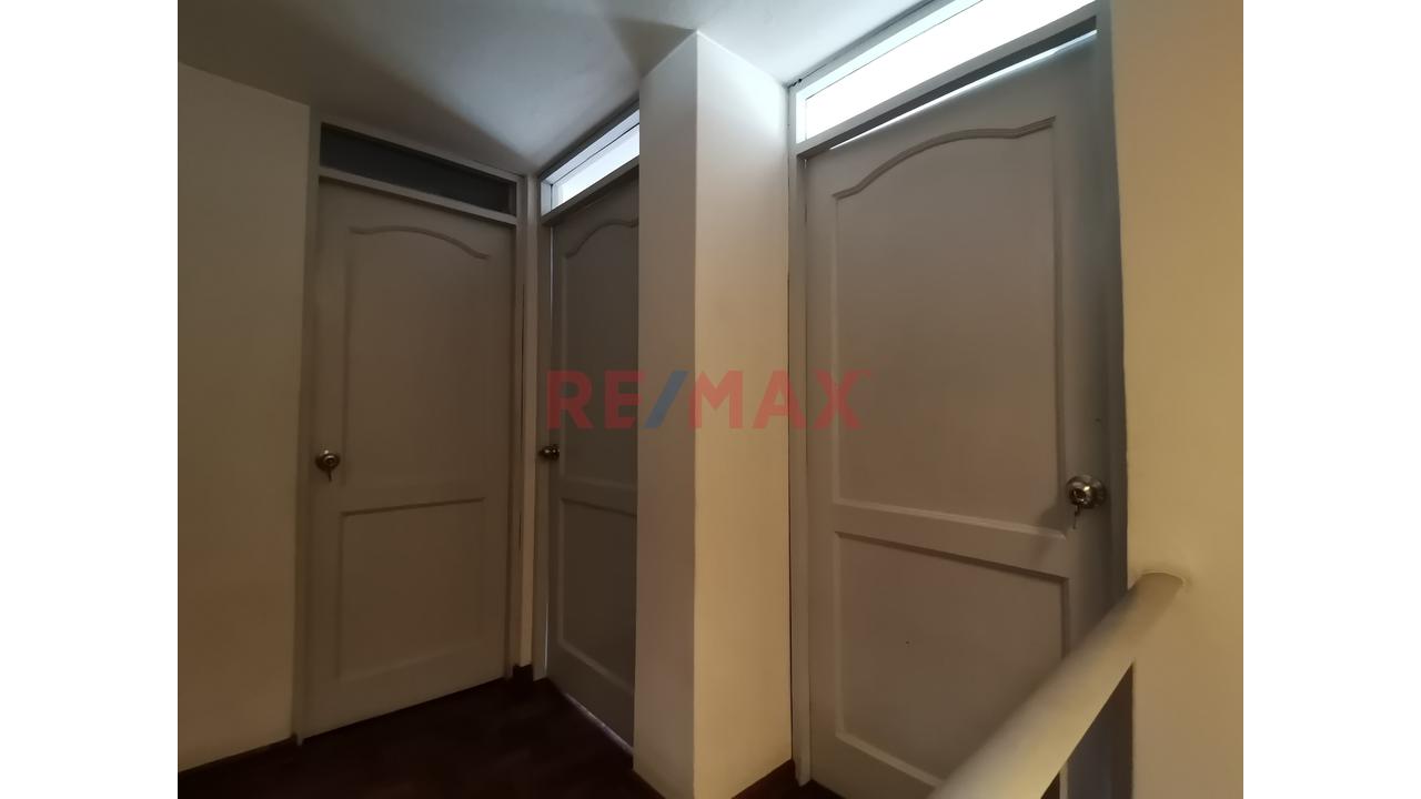 Alquiler Casa Para Uso De Oficina En Av. Cristobal De Peralta - Urb Valle Hermoso Surco — foto 11