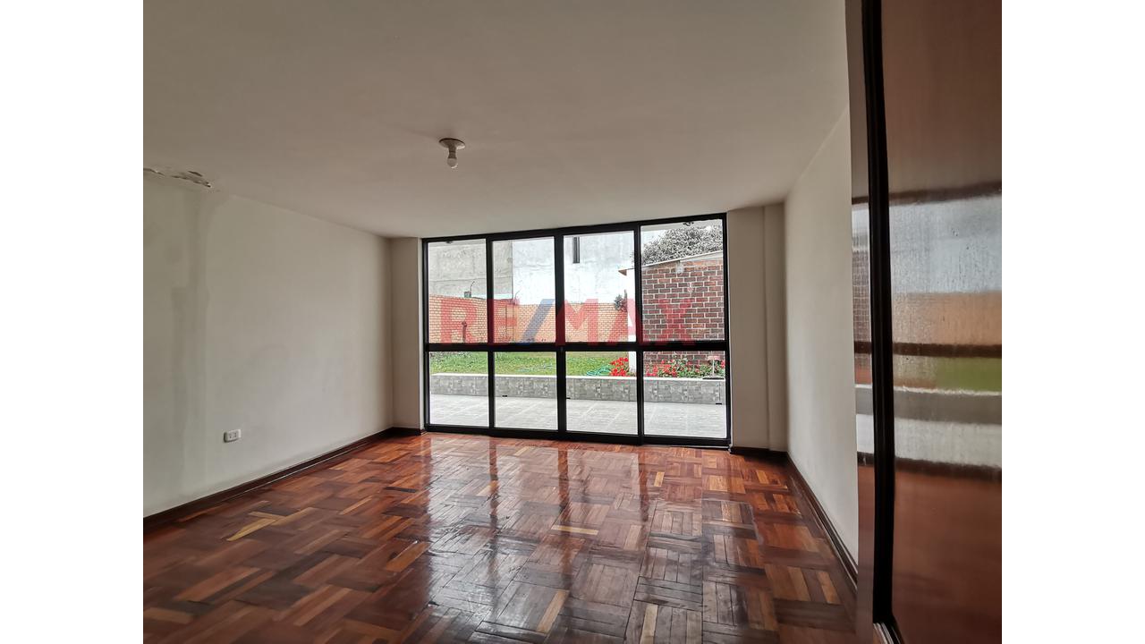 Alquiler Casa Para Uso De Oficina En Av. Cristobal De Peralta - Urb Valle Hermoso Surco