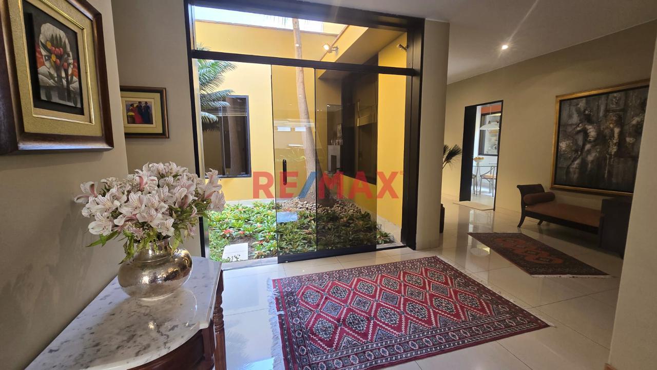 Venta De Exclusiva Residencia De 446 M² En Miraflores - 1
