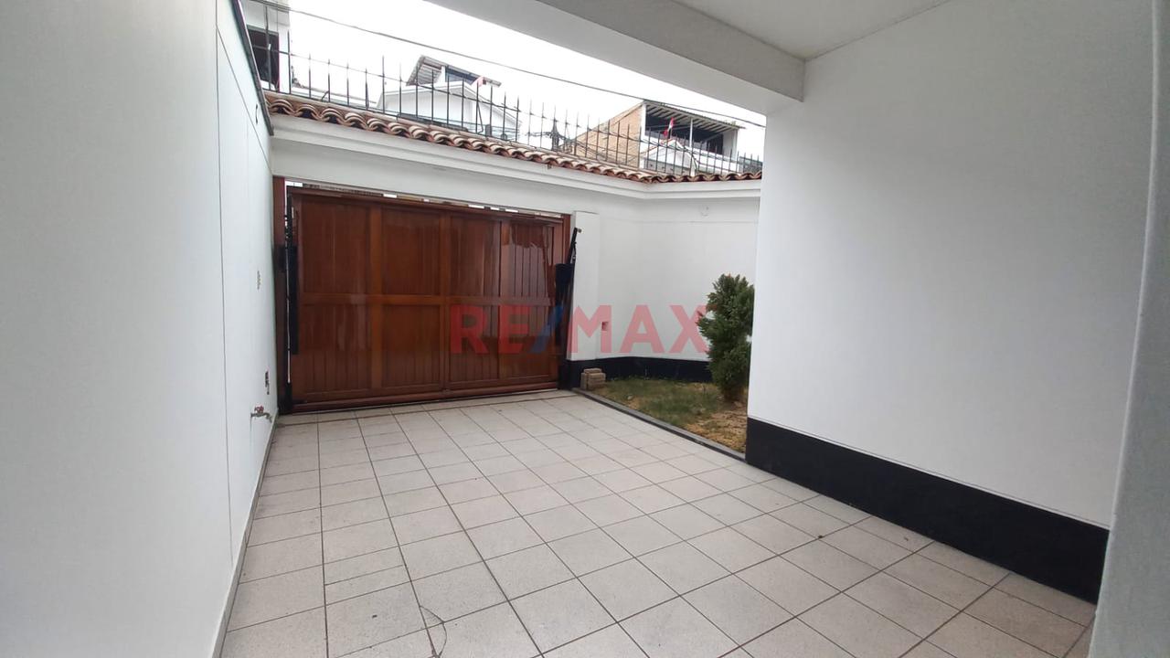 Se Vende Bonita Casa En Salamanca - Ate - 6