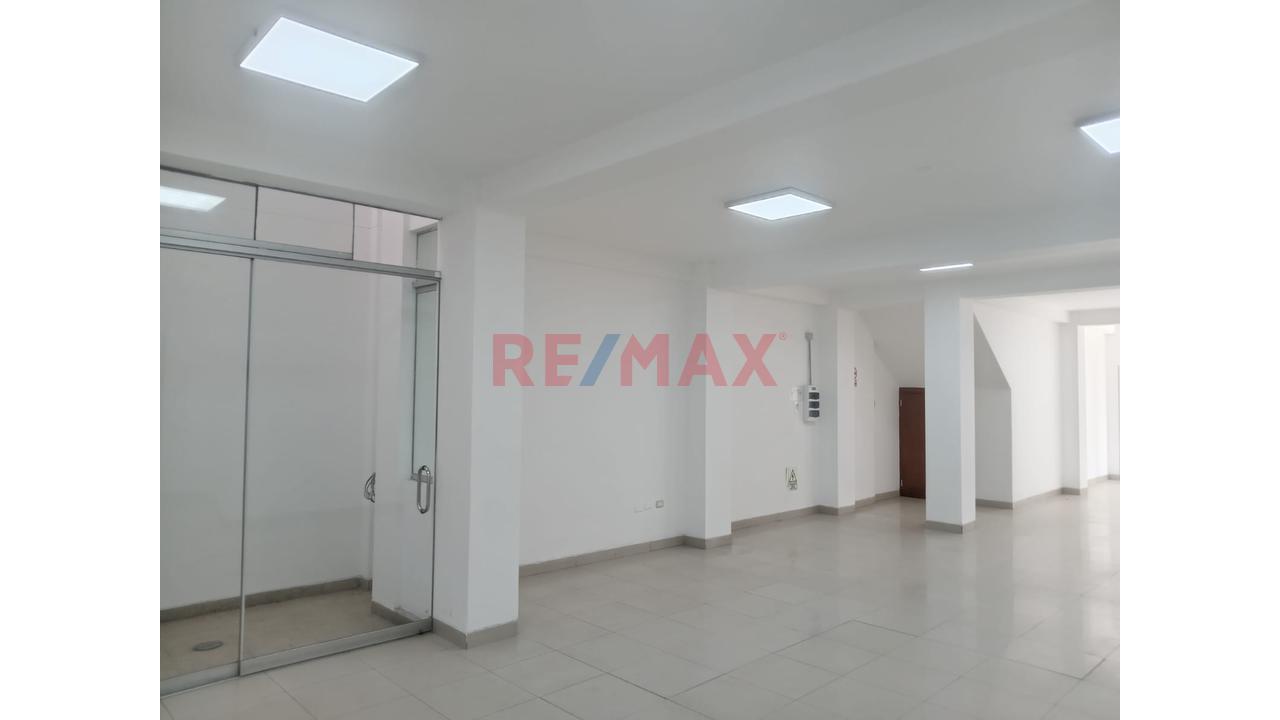 Alquilo Local Comercial Premium De 134 M² | 1Er Piso En Zona Financiera De Chiclayo - 7