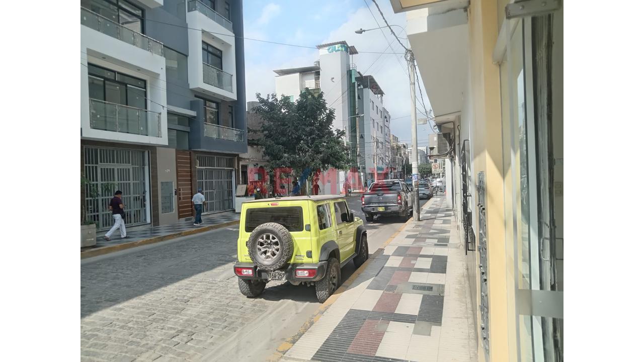 Alquilo Local Comercial Premium De 134 M² | 1Er Piso En Zona Financiera De Chiclayo - 3