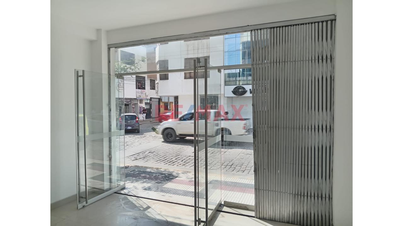 Alquilo Local Comercial Premium De 134 M² | 1Er Piso En Zona Financiera De Chiclayo - 4