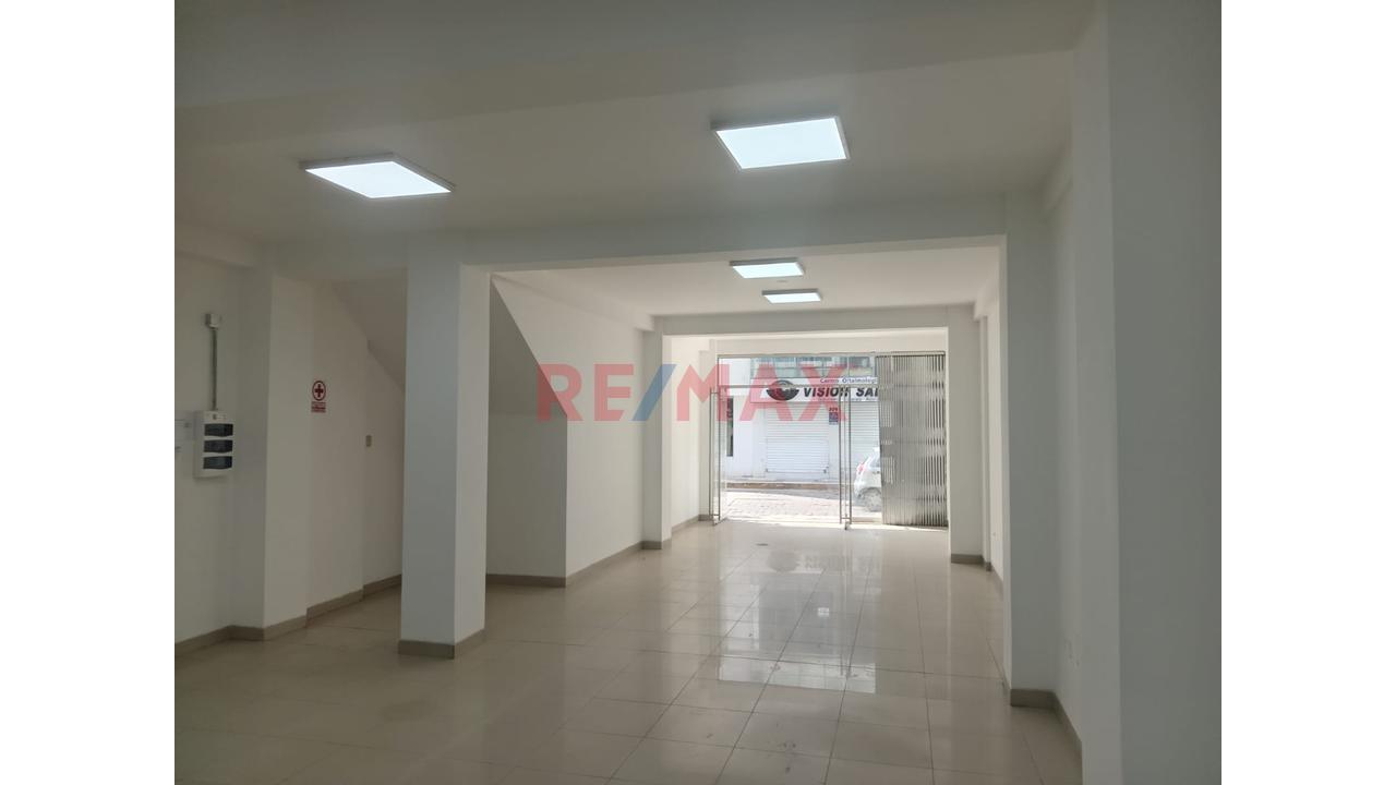Alquilo Local Comercial Premium De 134 M² | 1Er Piso En Zona Financiera De Chiclayo - 5