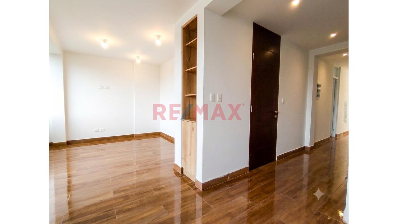 Venta Departamento 4To Piso En Estreno 3 Dormitorios Vista Exterior En Surco — foto 4