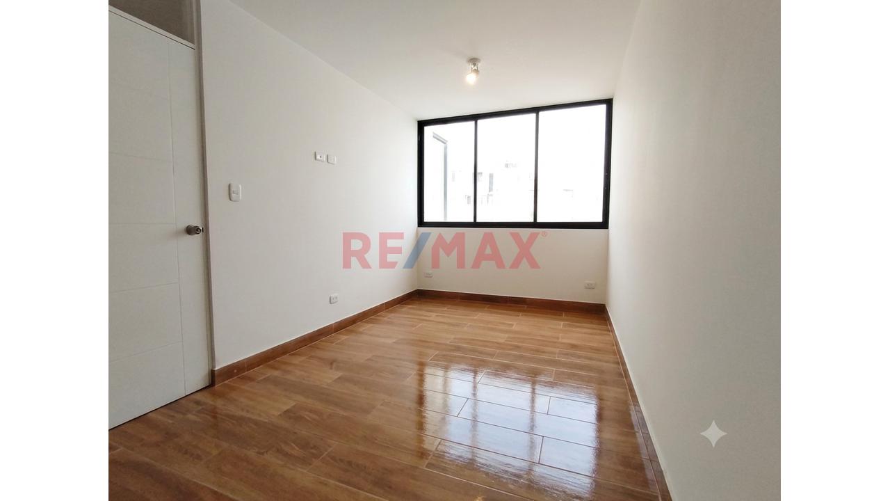 Venta Departamento 4To Piso En Estreno 3 Dormitorios Vista Exterior En Surco — foto 14
