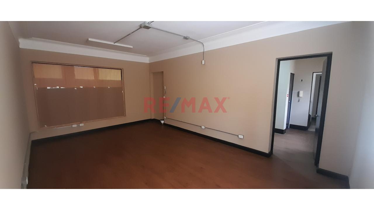 “🏢 Oficina 40 M² En Jesús María – 2 Ambientes + Baño Propio | S/ 1,100” - 10