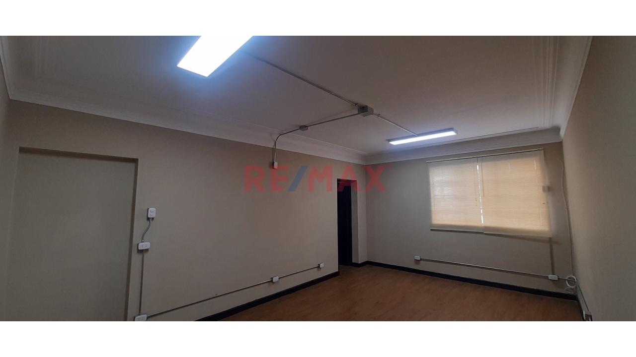 “🏢 Oficina 40 M² En Jesús María – 2 Ambientes + Baño Propio | S/ 1,100” - 12